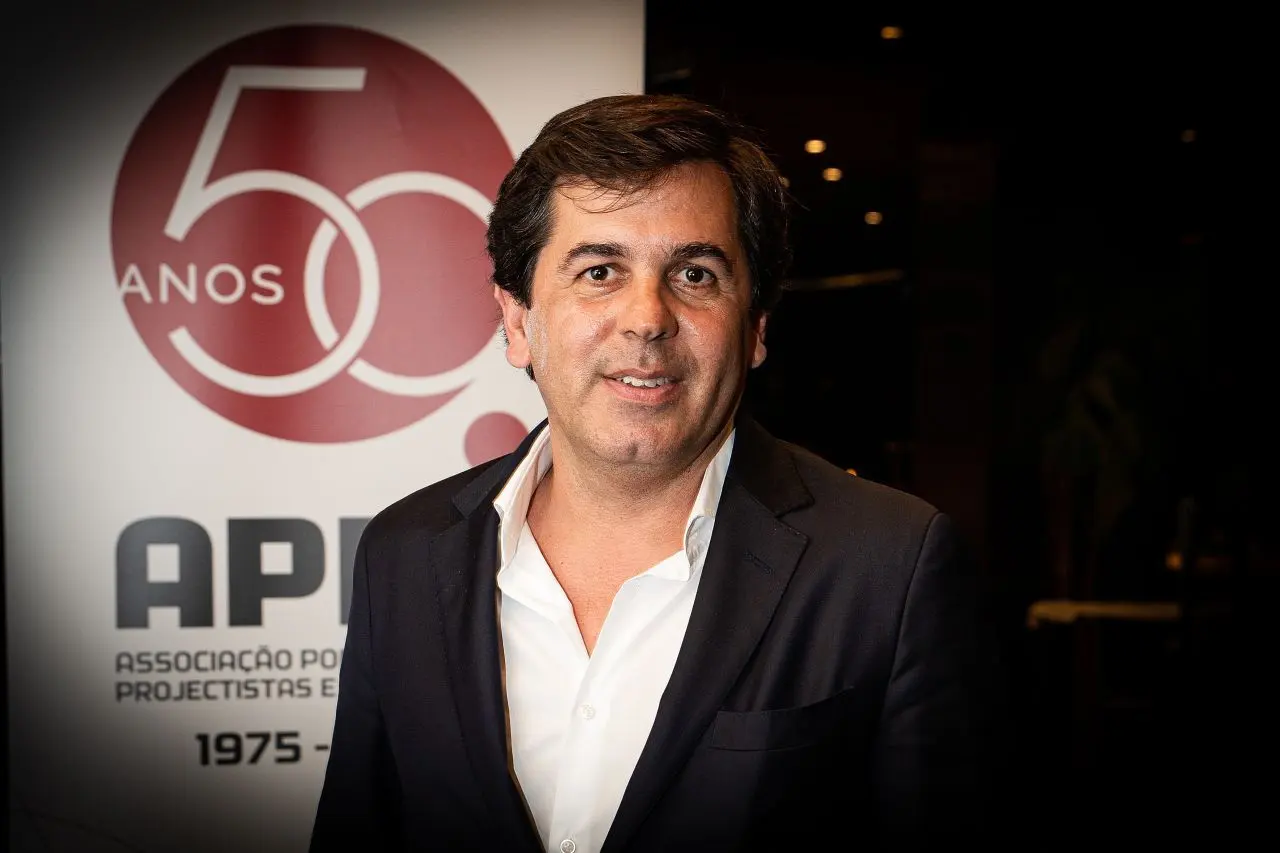 Subcontratar o país interessa-nos?