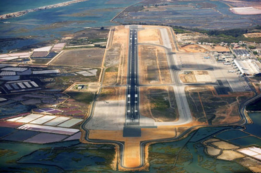 Aeroporto de Faro Reforço de Pavimento, Sinalização e Instrumentação